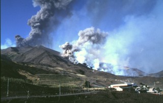 Etna flank eruption jeanclaude tanguy 1998